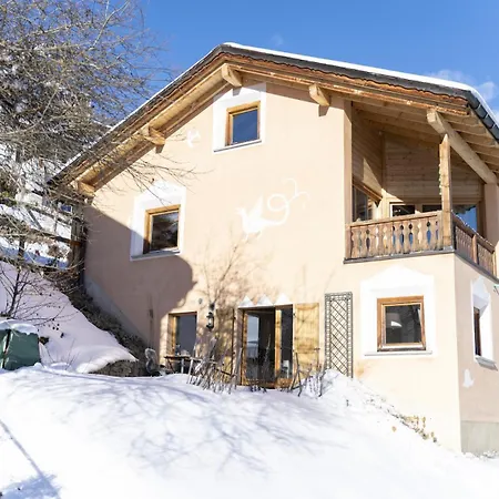 아파트 Chasa Fabulusa *