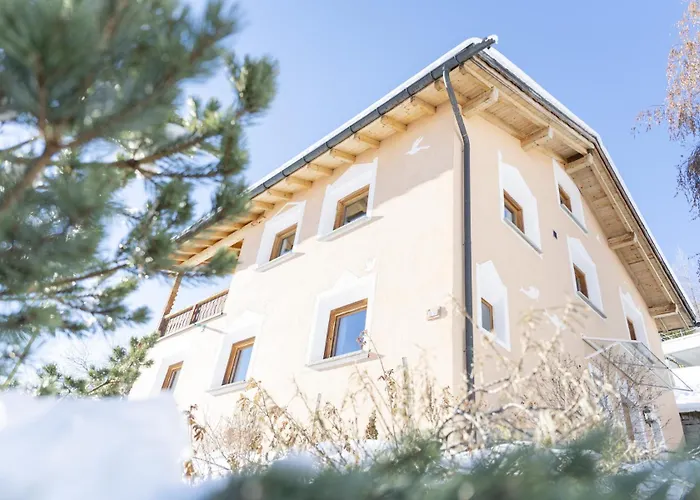 Lejlighed Chasa Fabulusa *